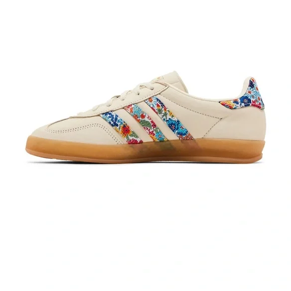 BRAND NEW, never worn! Adidas Gazelle Liberty London. Off white floral. Size 5. - Picture 3 of 11
